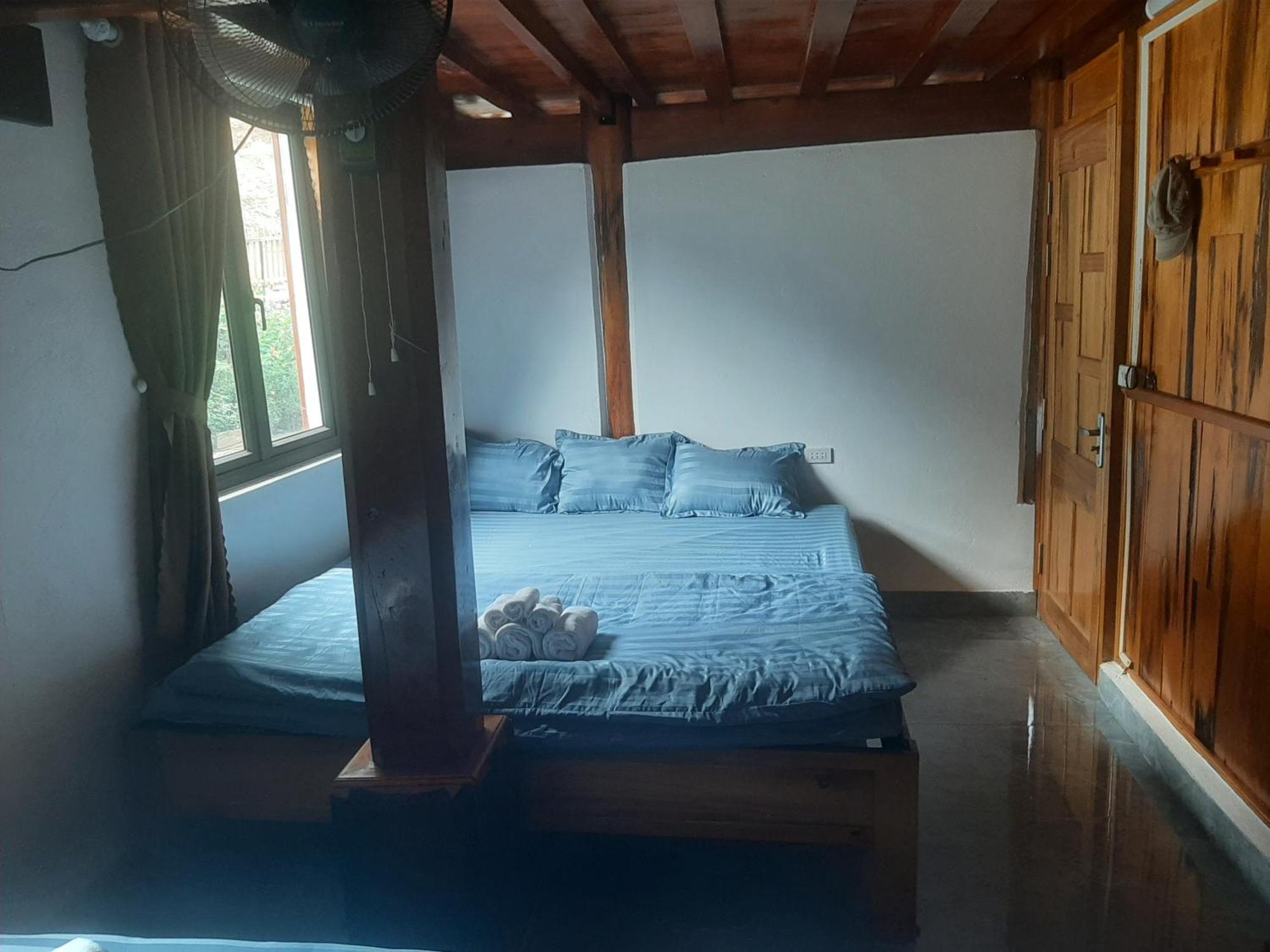 Dong Suoi H'Mong Homestay & Bungalow - Trek & Vegetarian Food Mu Cang Chai Стая снимка